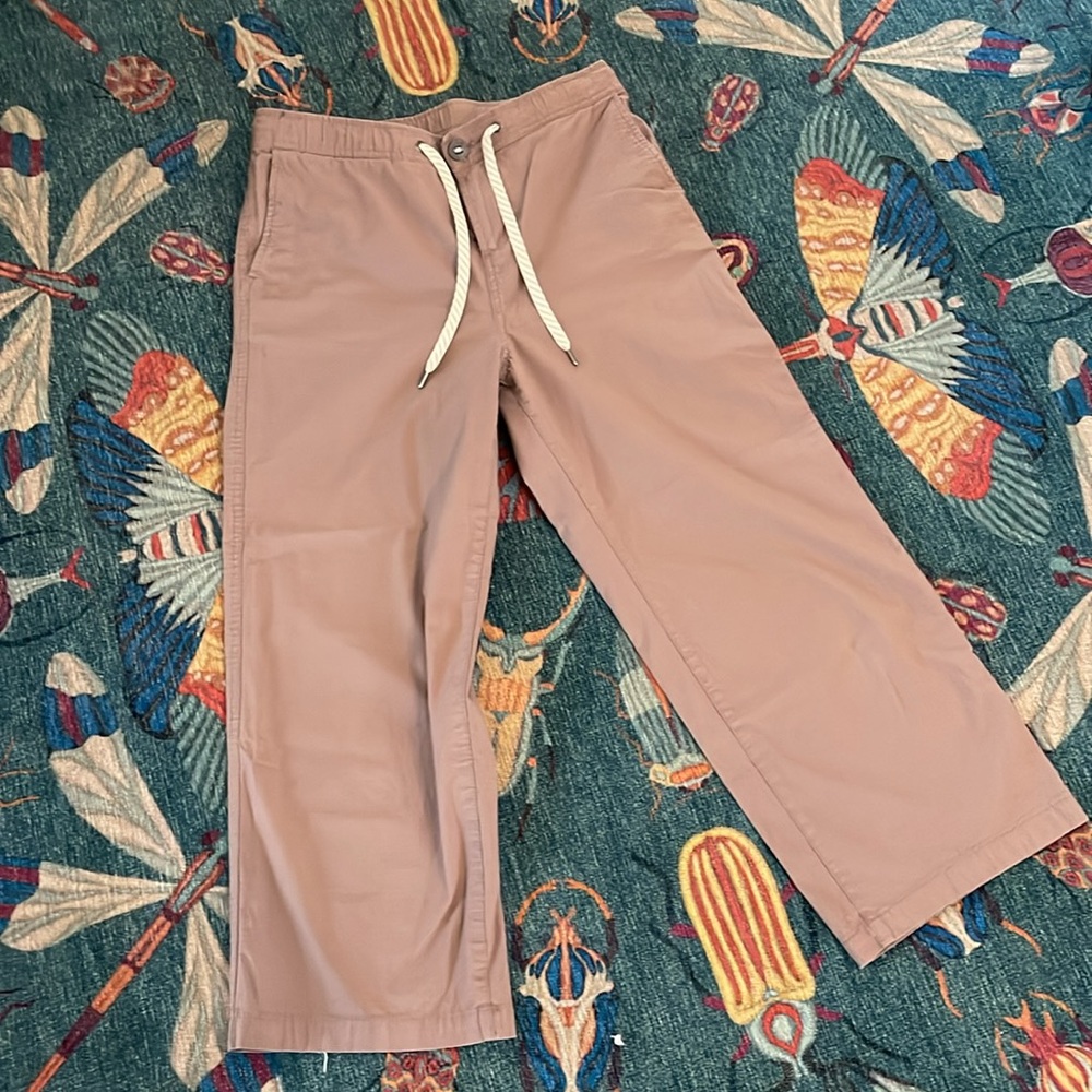Vuori Women's Cropped Pants in Light Brown